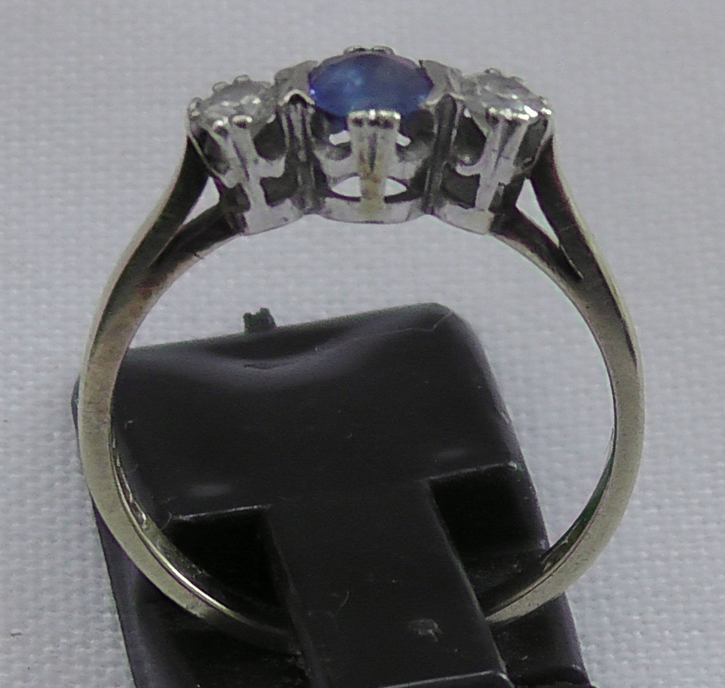9ct Gold Diamond and Sapphire Ring