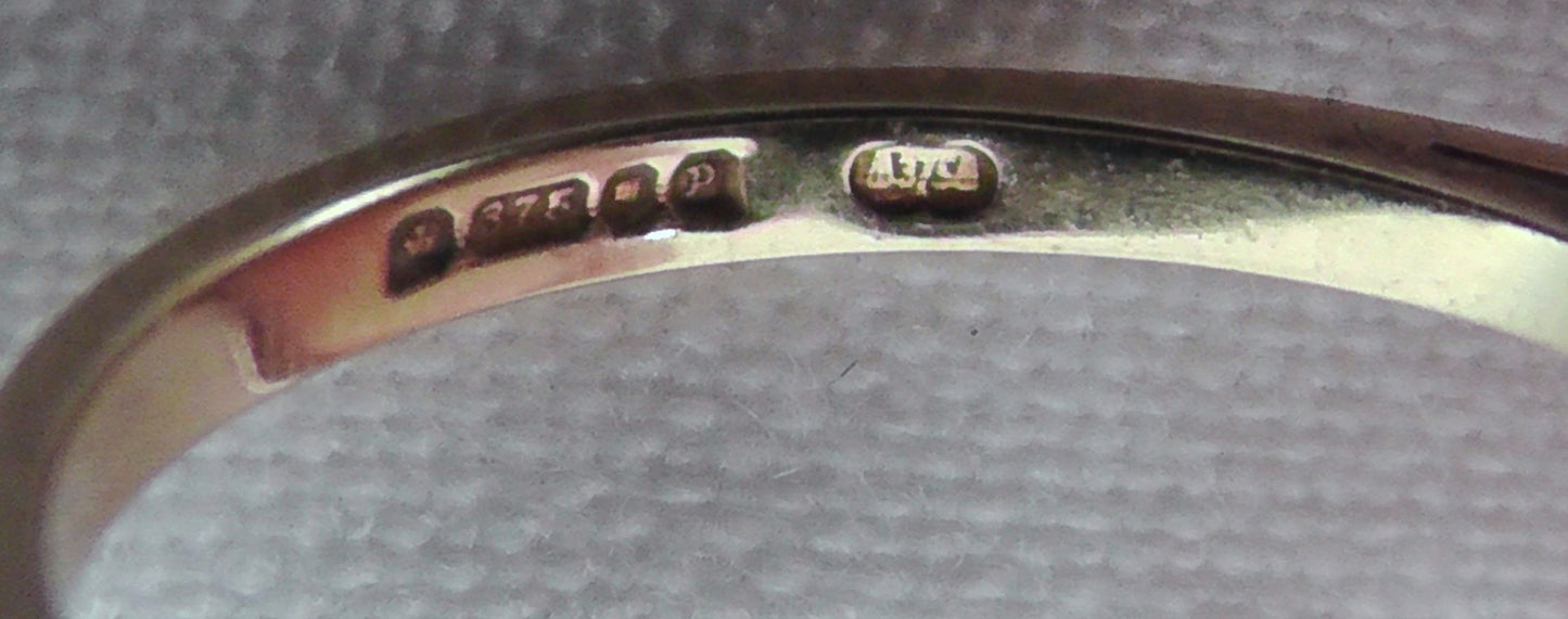 9ct Gold Diamond and Sapphire Ring