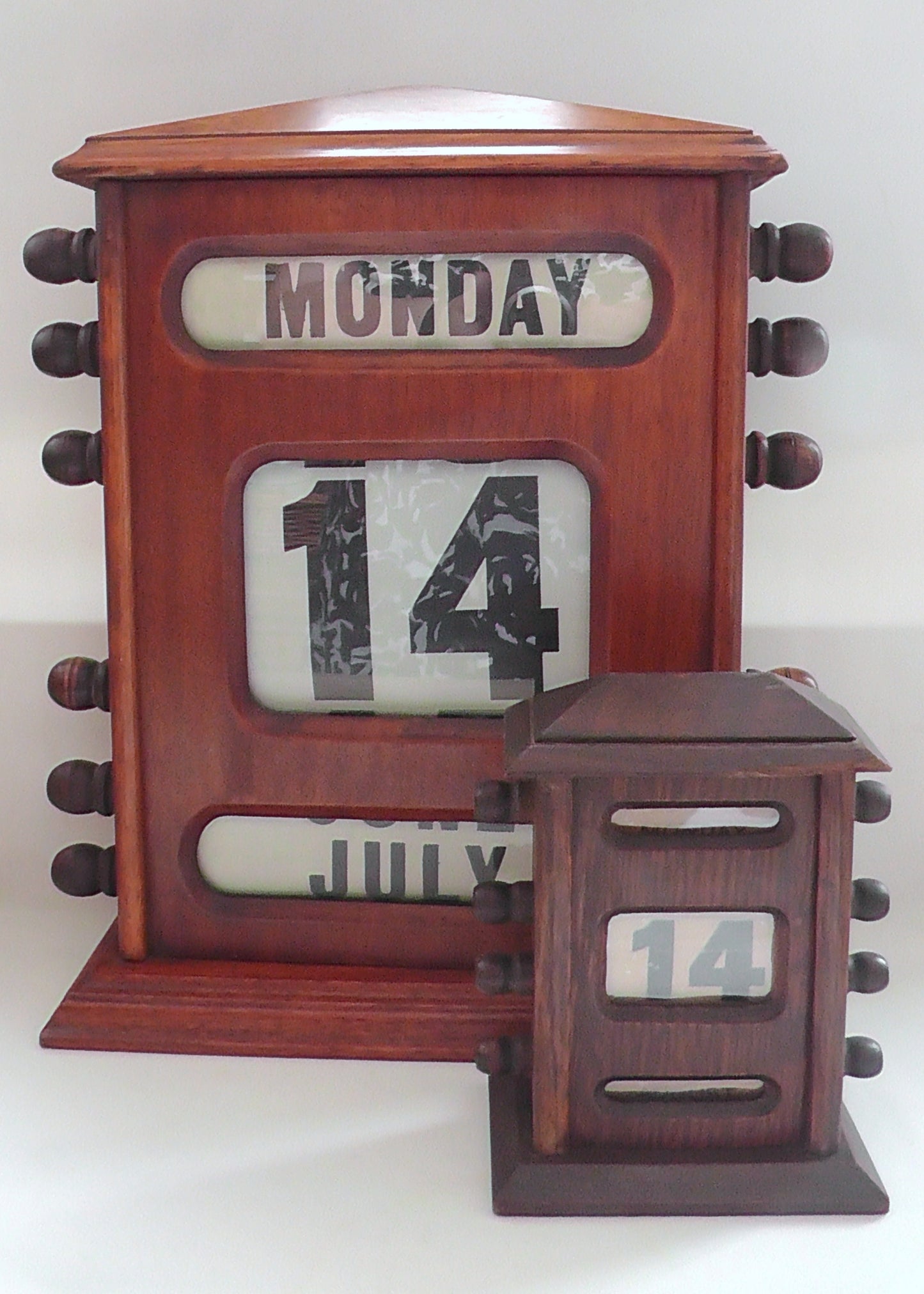 Large Antique Mahogany Desktop Perpetual Calendar 33cm tall