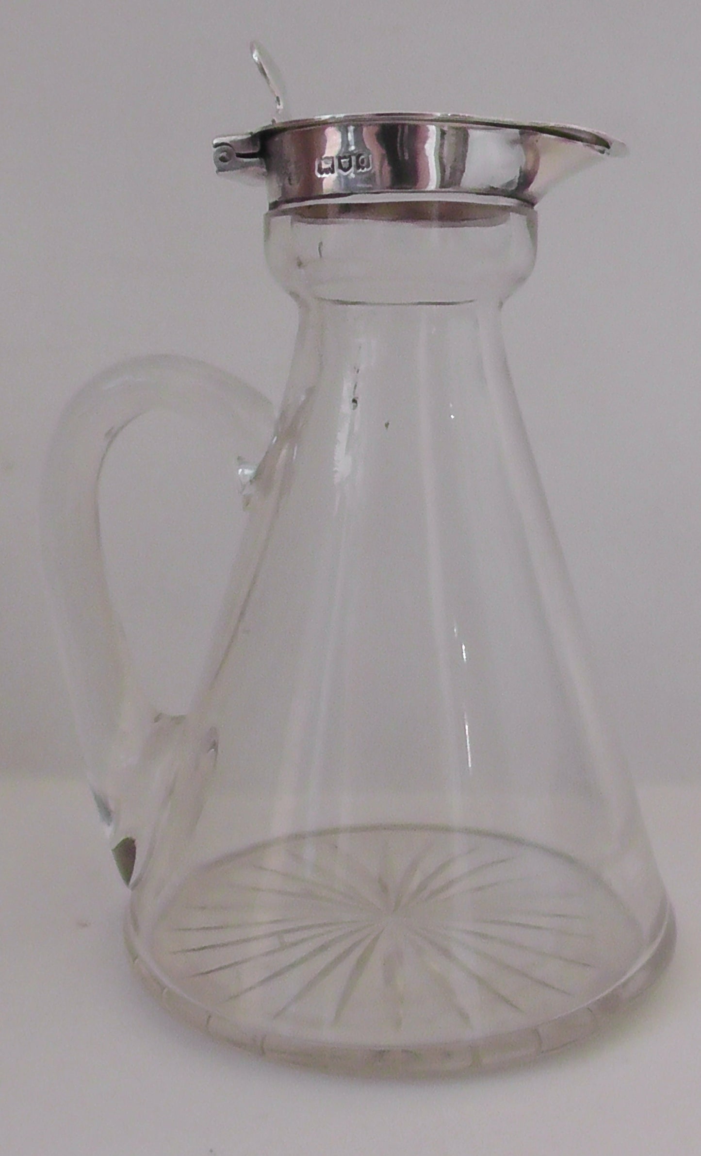Solid Silver Whisky Noggin/Jug/Tot Dated 1909 - Goldsmiths & Silversmiths