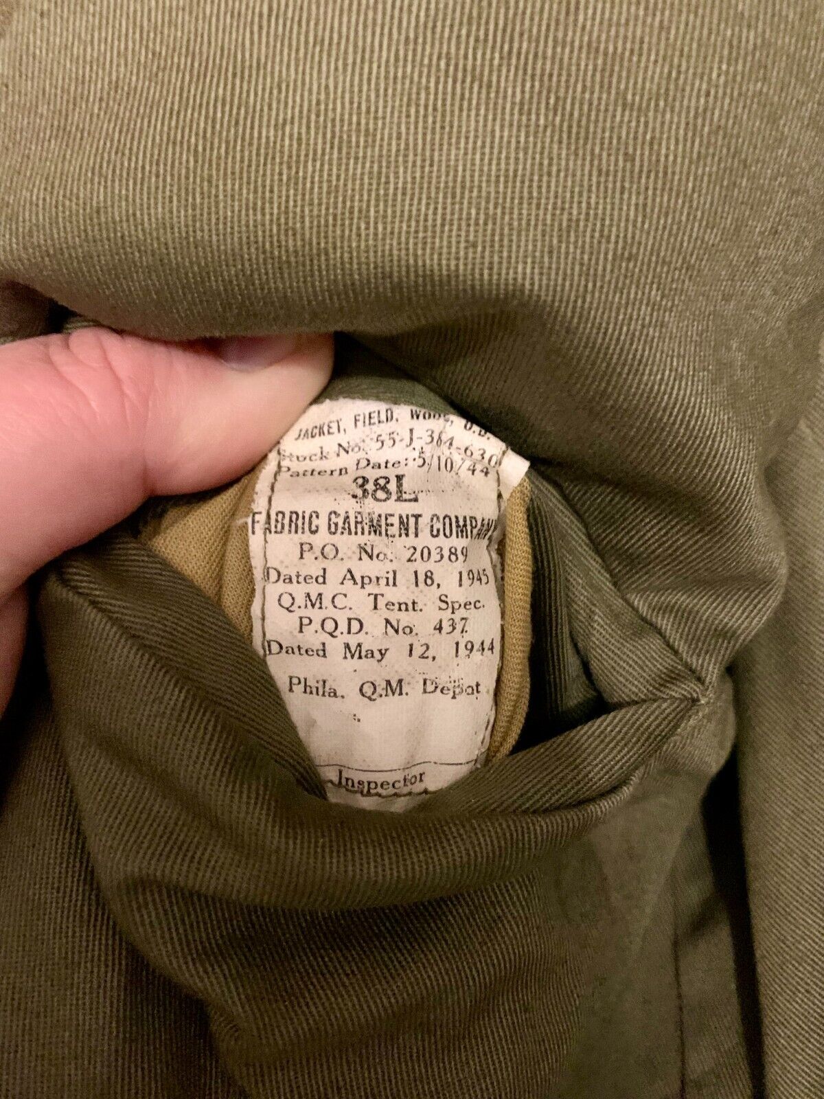 WW II US Field Jacket - Ike Jacket with Formation Patches - Size 38L