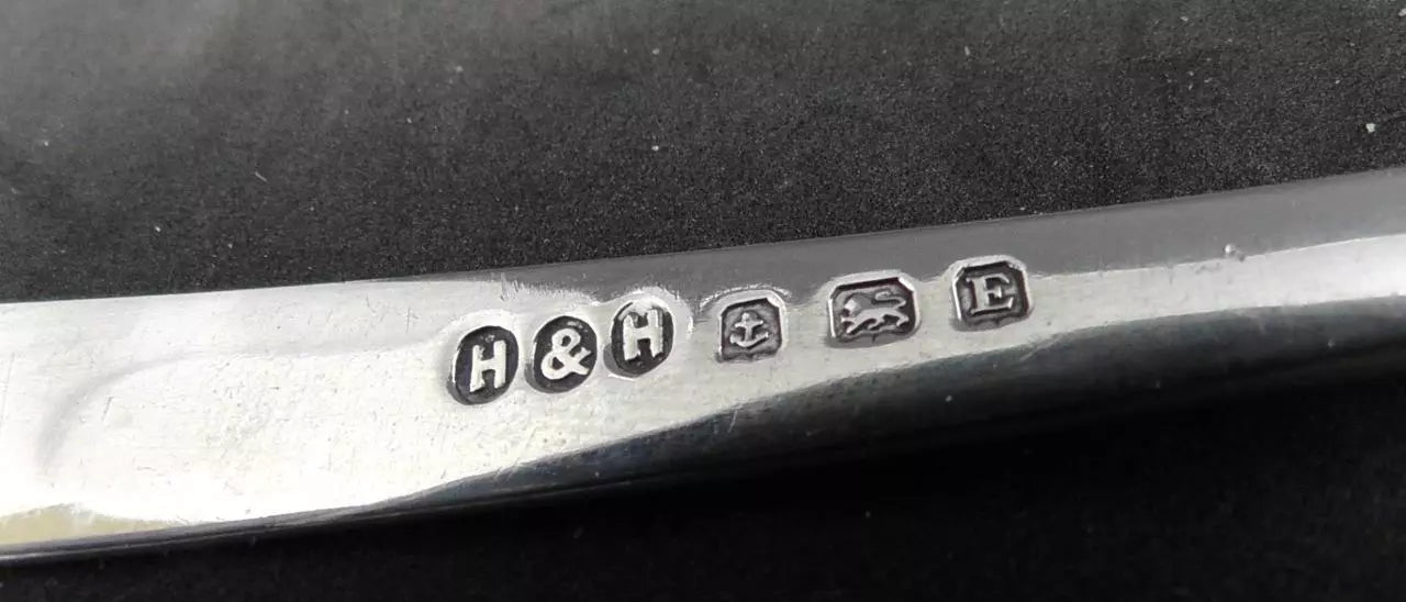 Solid Silver Sugar Caster Spoon dates 1929 - Hulkin & Heath