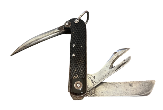 WWII British Army Clasp Knife - 1942 - Wostenholm I*XL Sheffield
