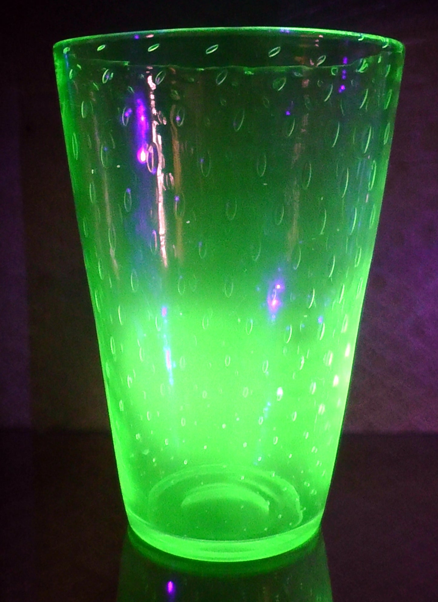 Thomas Webb Large Uranium Controlled Bubble Vase Circa 1930's 10 Inches Tall