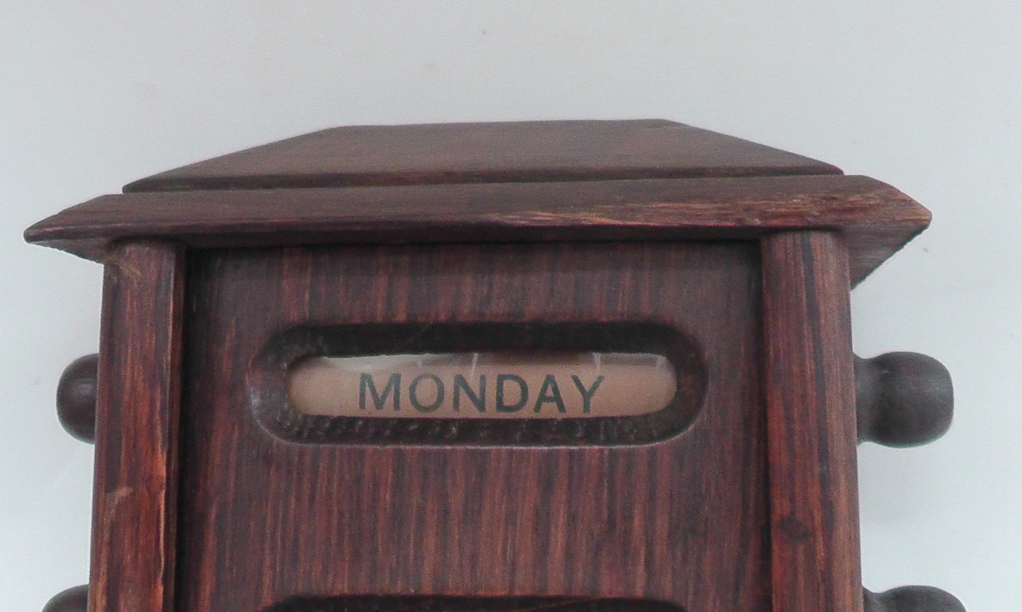 Antique Oak Desktop Perpetual Calendar 15cm tall