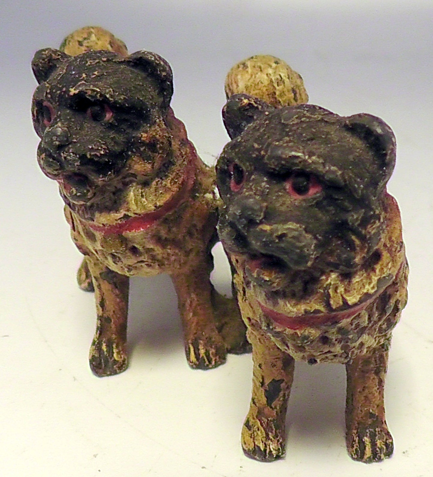 Cold Painted Small Pair of Pugs Figure