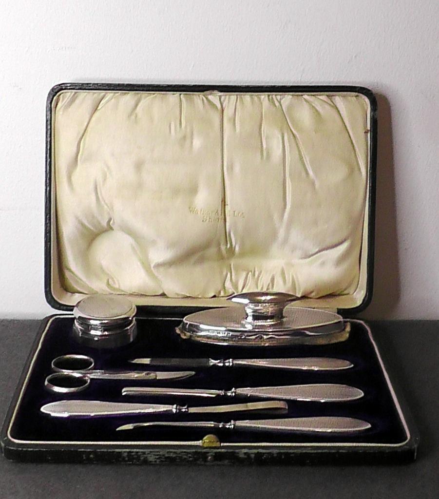 Art Deco 7 Piece Cased Manicure Set - Horton & Allday dates 1923