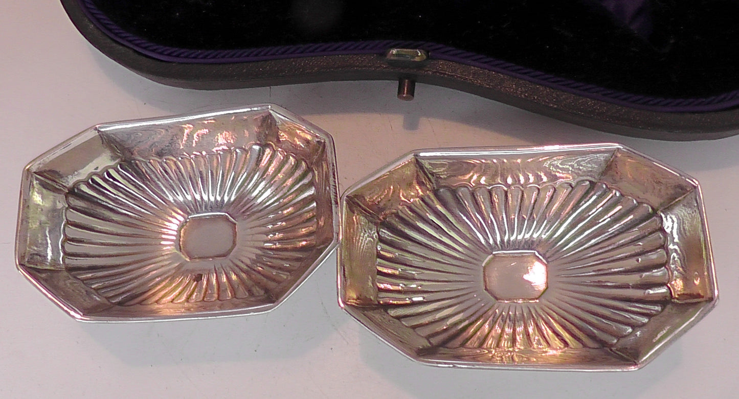 Cased Solid Silver Victorian Salts and Spoons - Date 1895