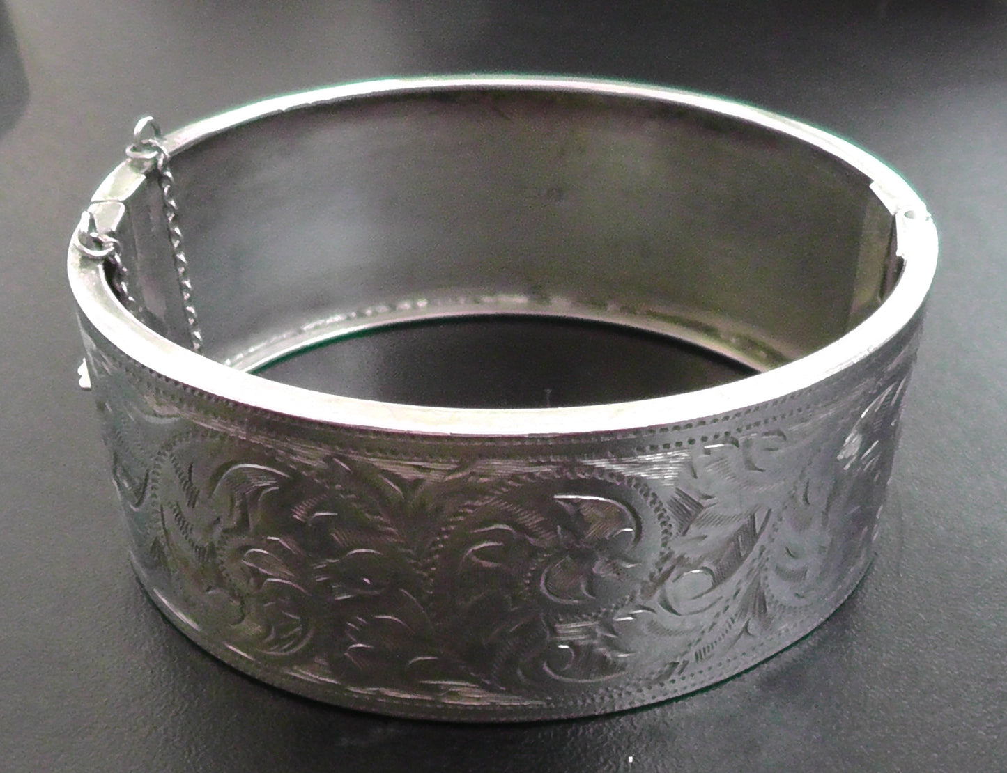 Walker & Hall Solid Silver Hinged Bracelet dates 1958